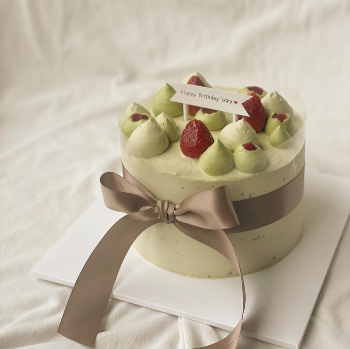 WHOLE CAKE Pistachio Raspberry